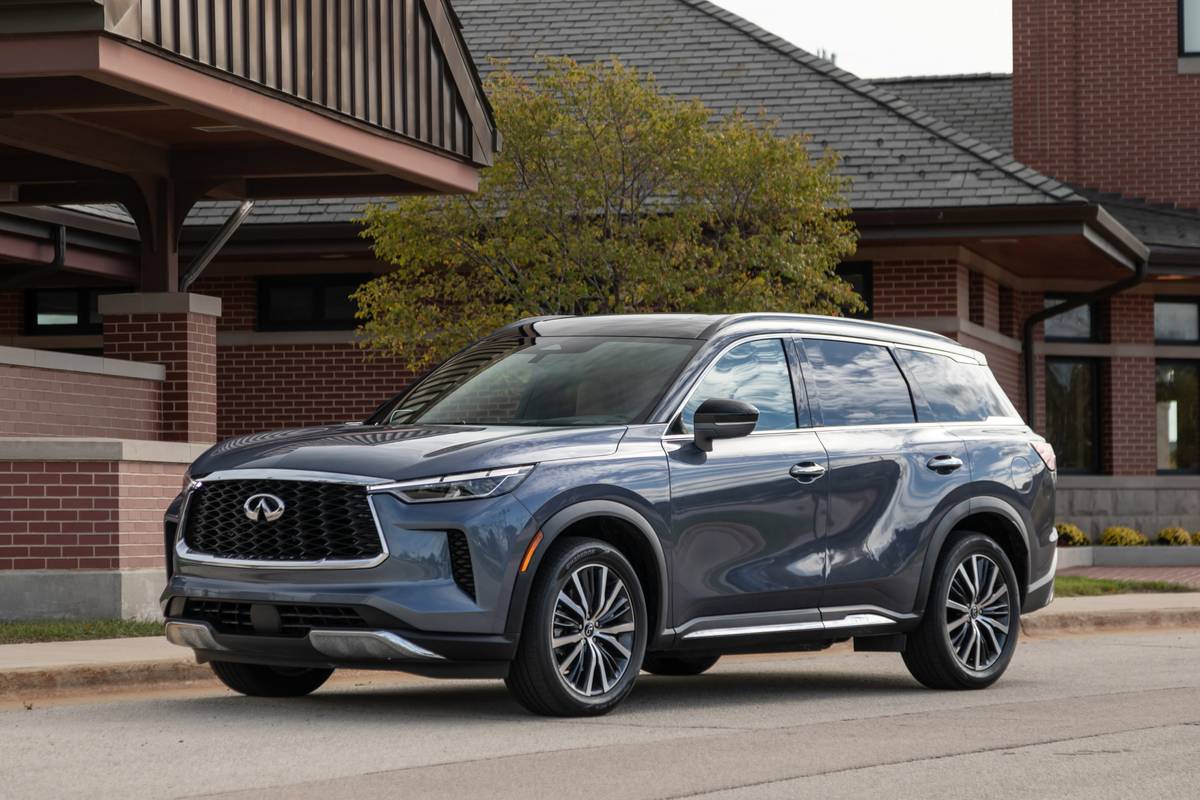 infiniti qx60 2021 01 exterior front angle grey suv scaled jpg