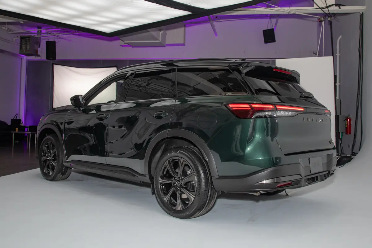 infiniti qx60 2026 07 exterior rear angle jpg