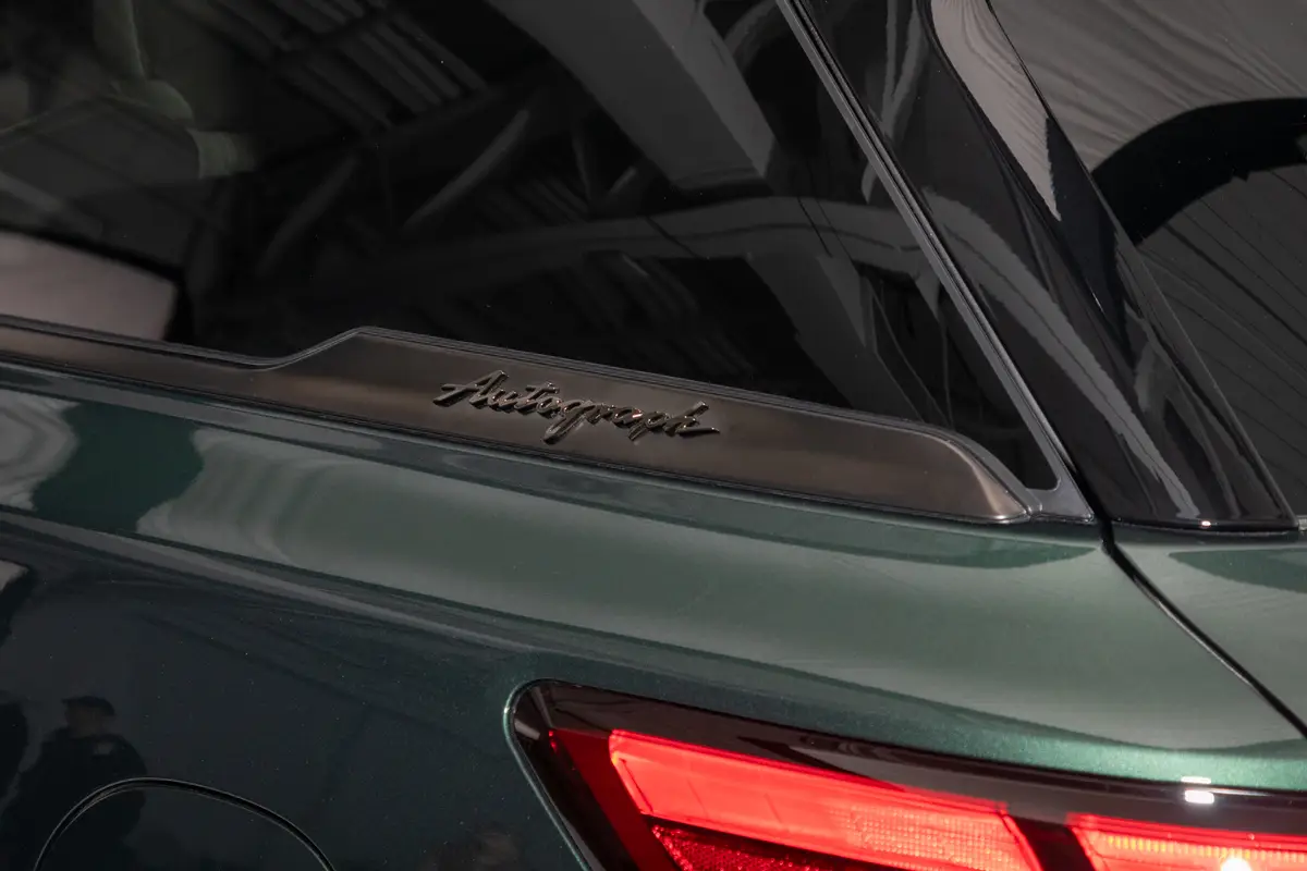 infiniti qx60 2026 08 exterior rear badge jpg