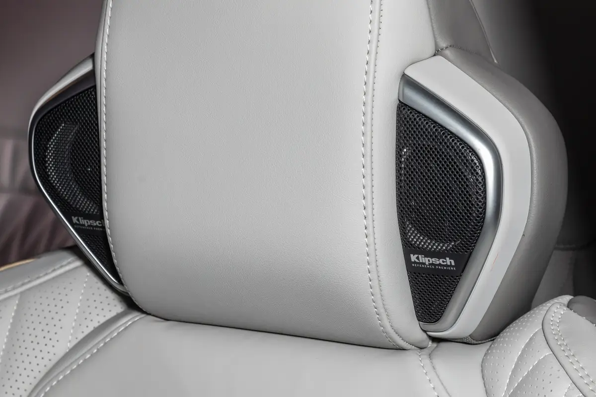 infiniti qx60 2026 21 interior front row seat jpg