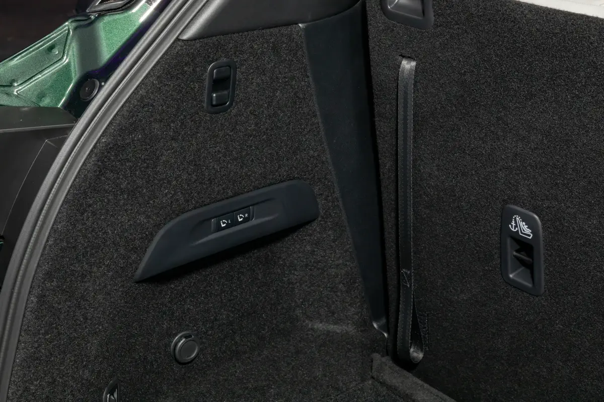 infiniti qx60 2026 37 interior cargo controls jpg