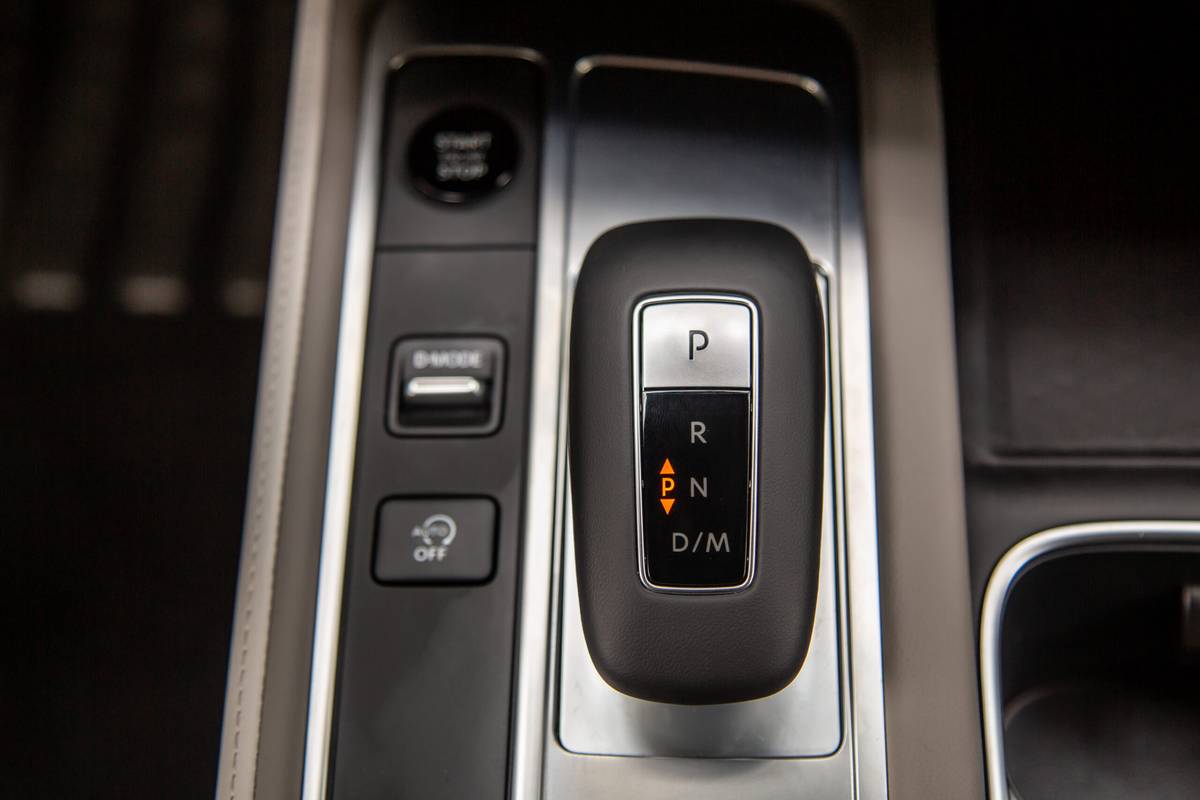 infiniti qx60 autograph awd 2026 18 interior gearshift scaled jpg