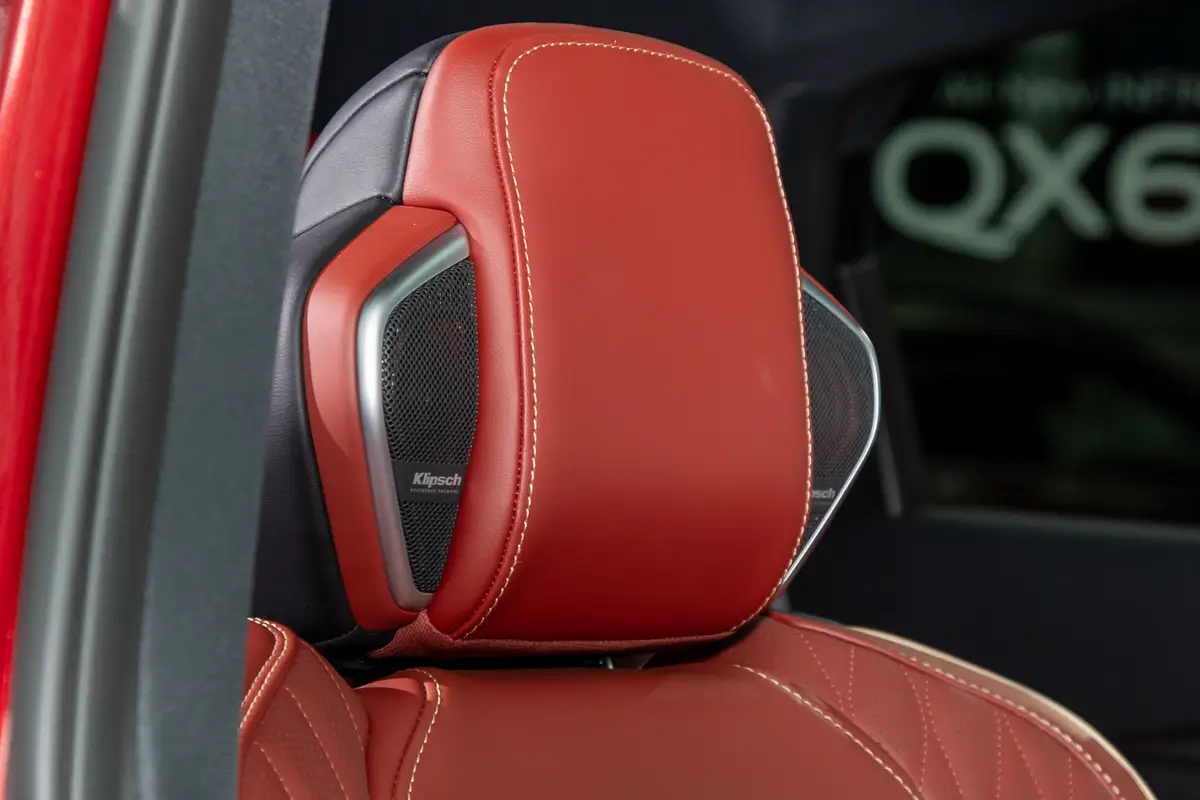 infiniti qx65 2026 14 interior front row seat jpg