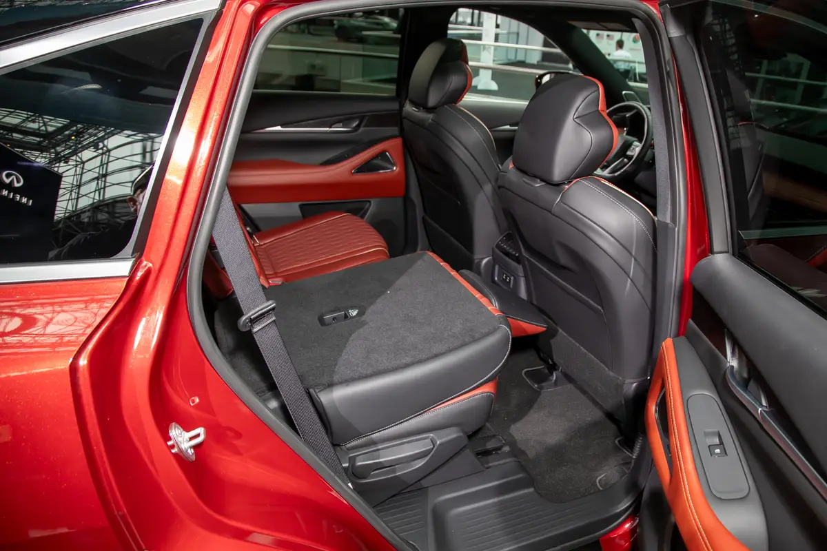 infiniti qx65 2026 27 interior backseat jpg