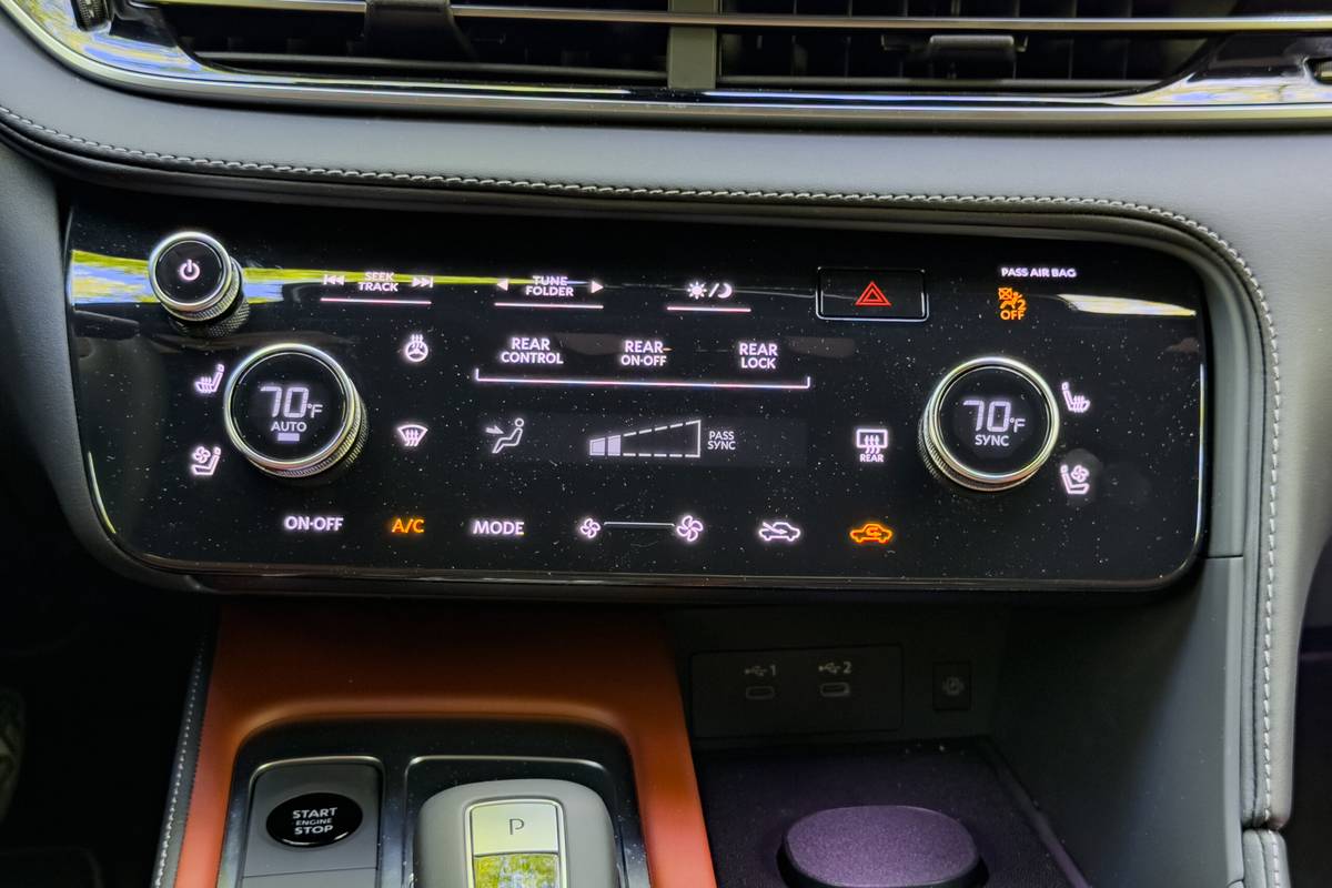 infiniti qx65 2027 17 interior climate control scaled jpg