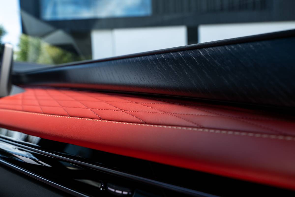 infiniti qx65 2027 interior oem 23 jpg