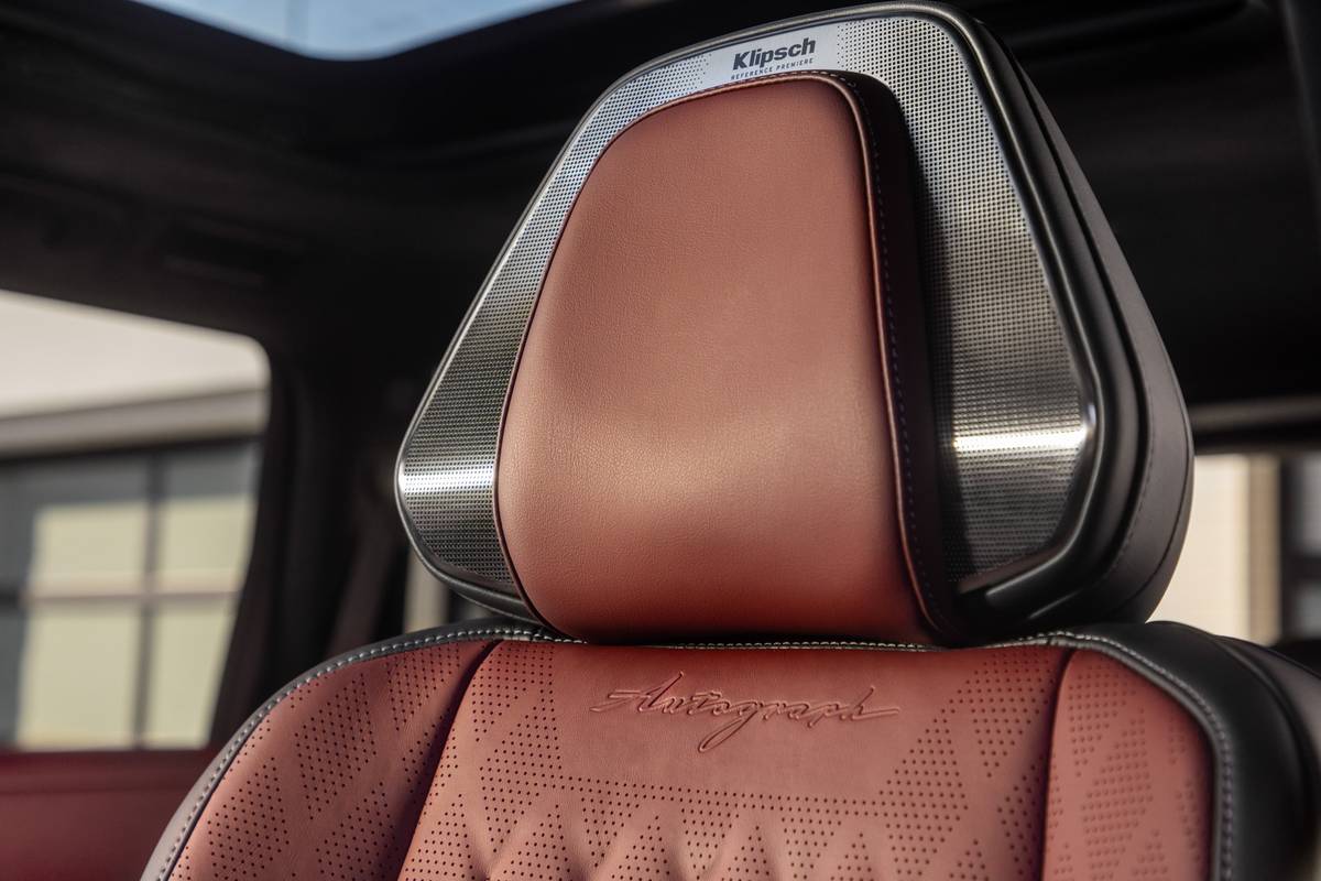 infiniti qx80 2025 interior oem 30 jpg