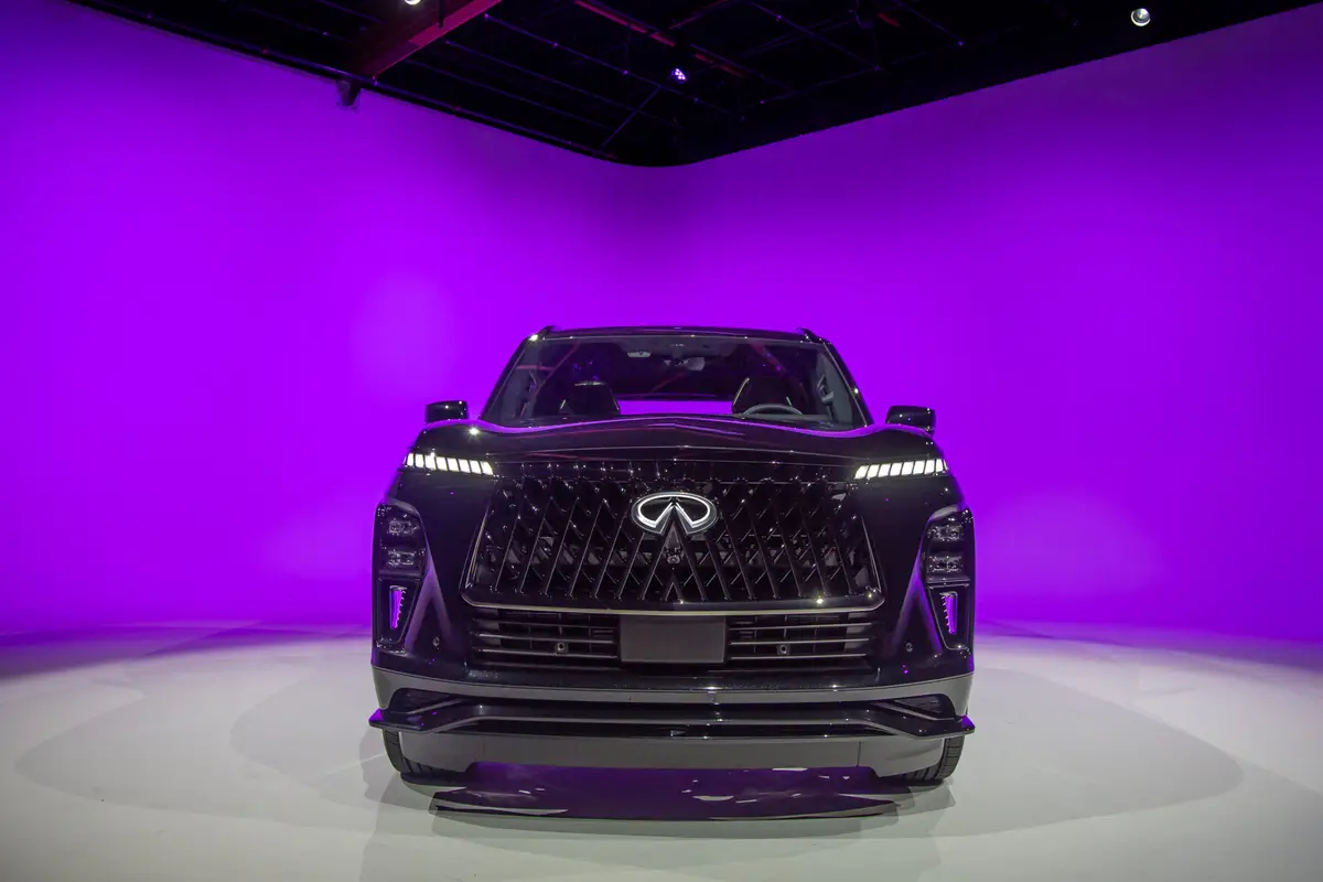 infiniti qx80 sport 2026 03 exterior front scaled jpg