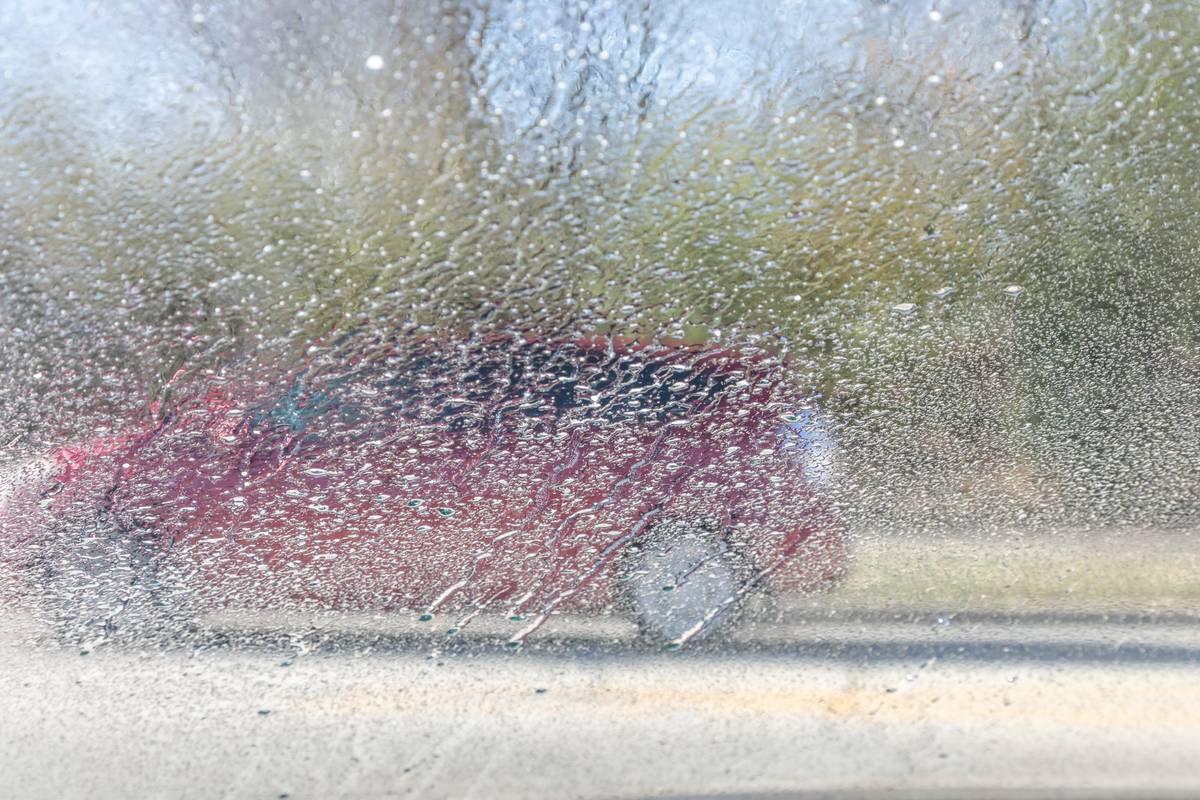 How to Defog Windows When It's Icy, Raining or Humid?