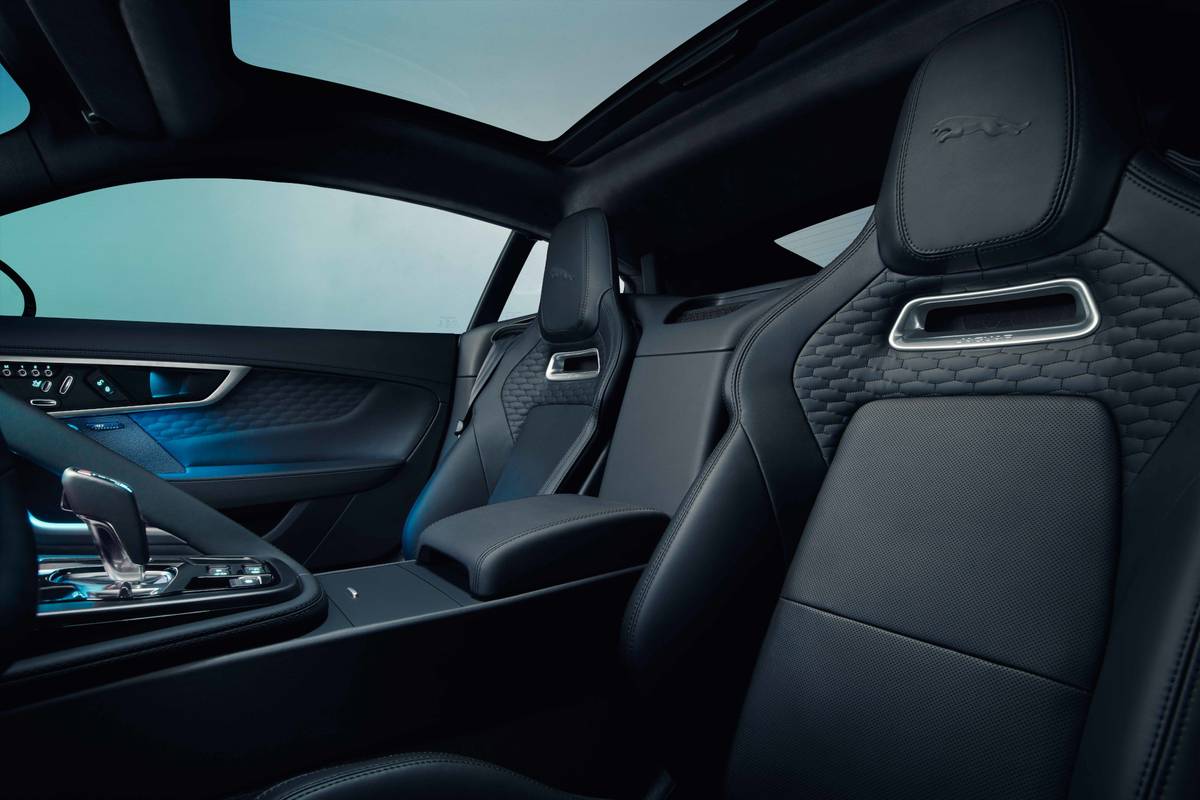 jaguar f type 2021 09 front row interior seat jpg
