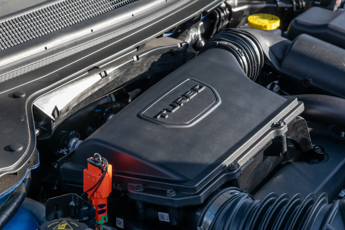 jeep cherokee 2026 13 interior engine jpg