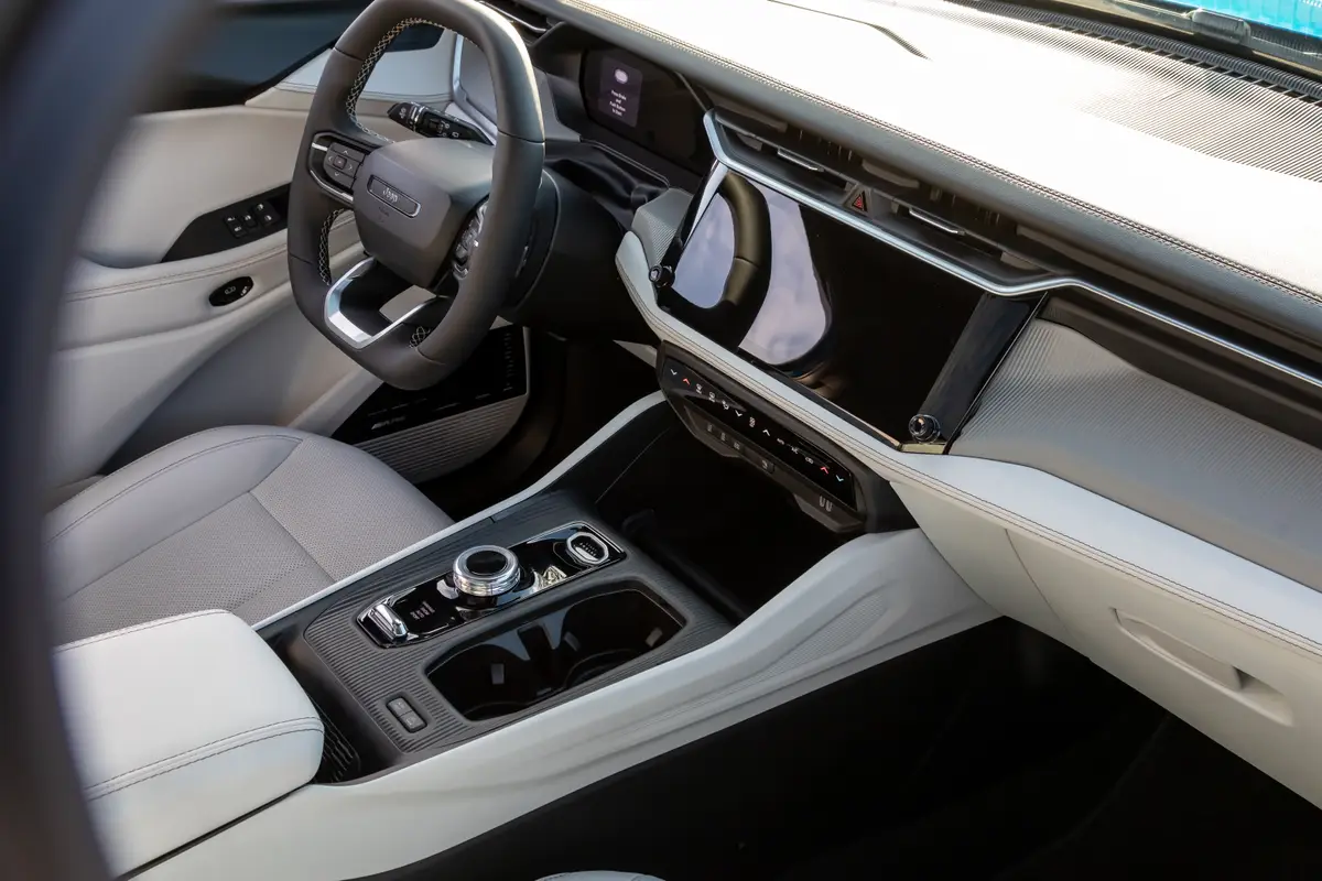 jeep cherokee 2026 15 interior front row jpg