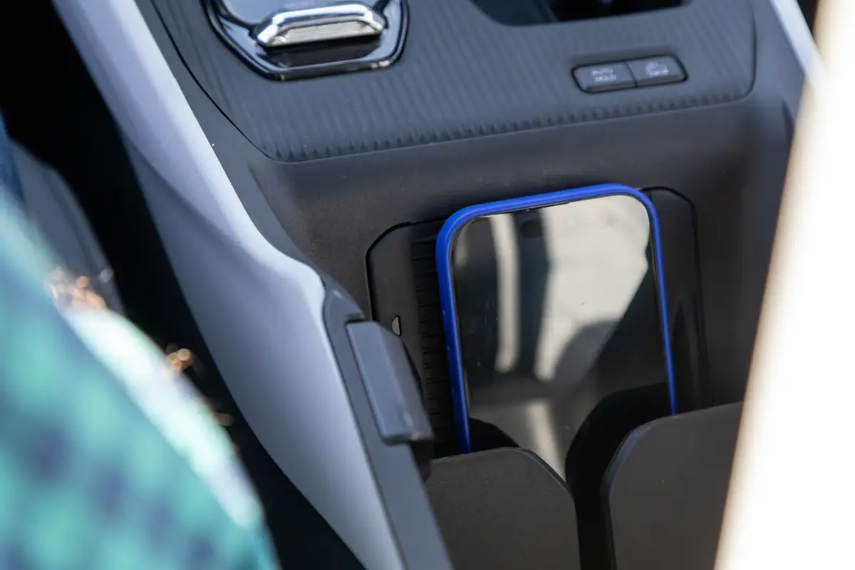 jeep cherokee 2026 24 interior charge pad jpg