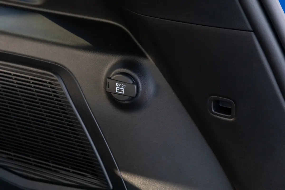 jeep cherokee 2026 38 interior cargo controls jpg