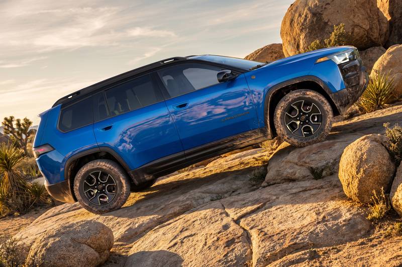 jeep-cherokee-2027-exterior-oem-01