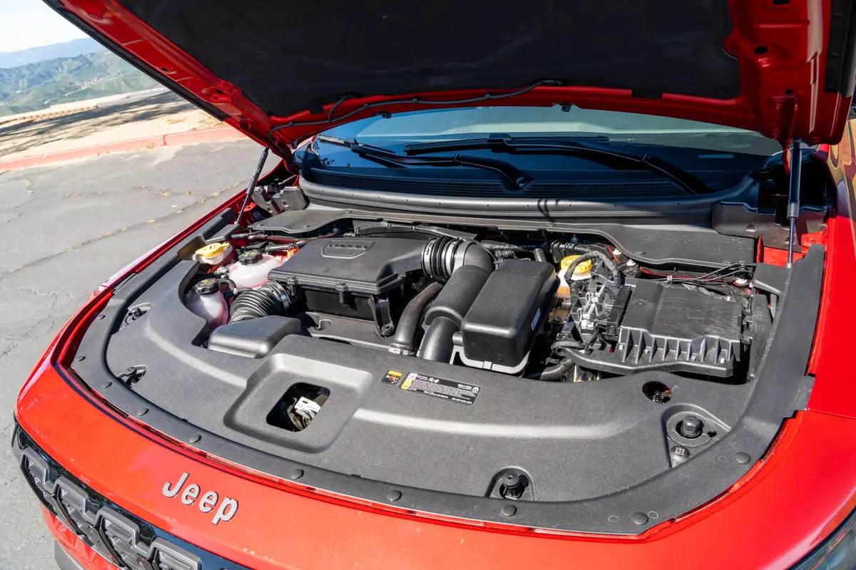 jeep cherokee limited 4x4 2026 06 exterior engine bay scaled jpg
