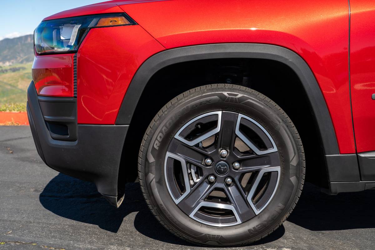 jeep cherokee limited 4x4 2026 11 exterior wheel scaled jpg