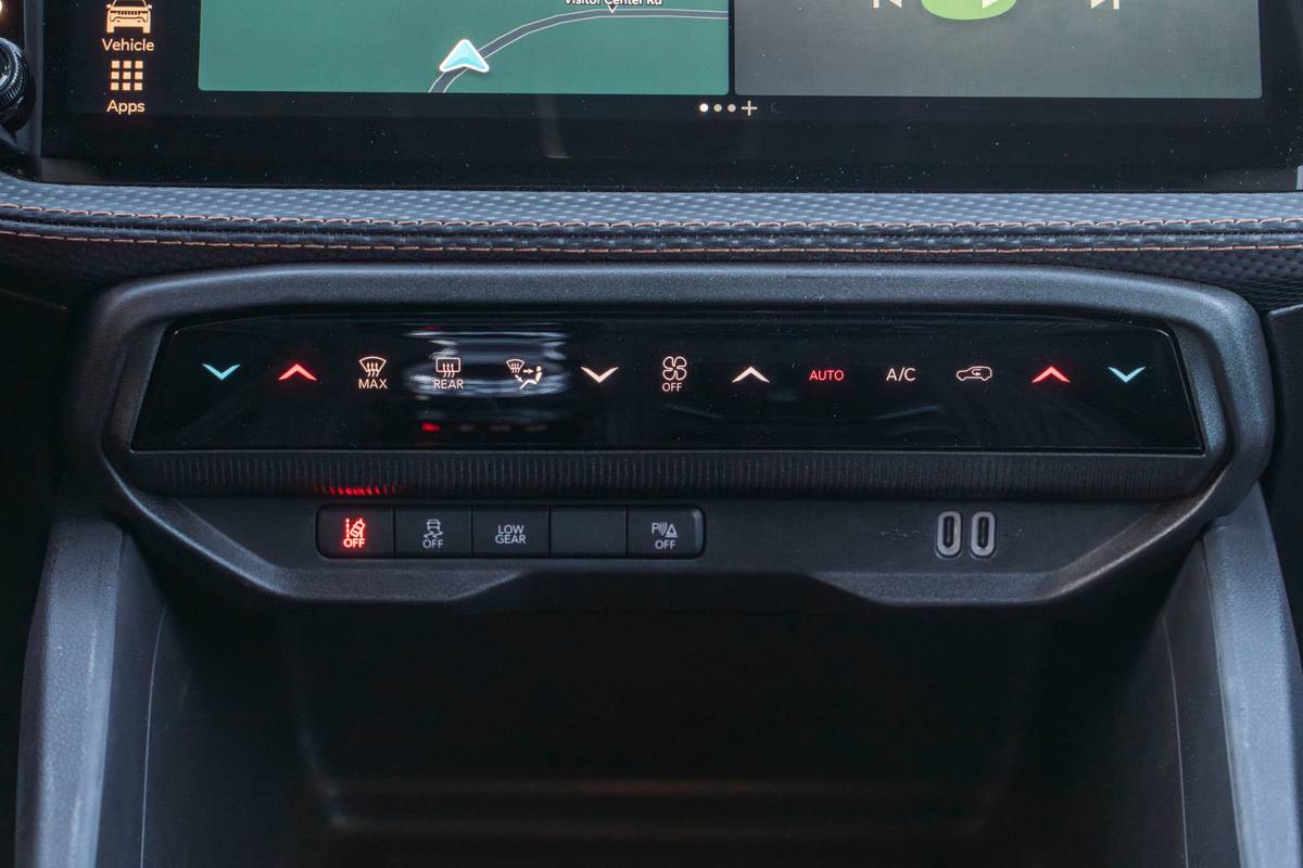 jeep cherokee limited 4x4 2026 25 interior climate control scaled jpg