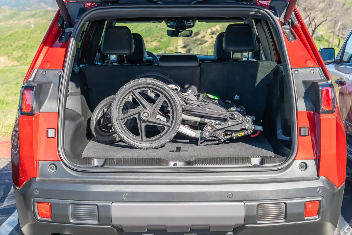 jeep cherokee limited 4x4 2026 40 interior cargo scaled jpg