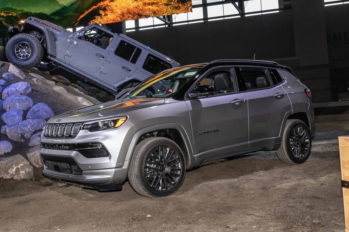 More technology and connectivity for the new Jeep® Compass 'made