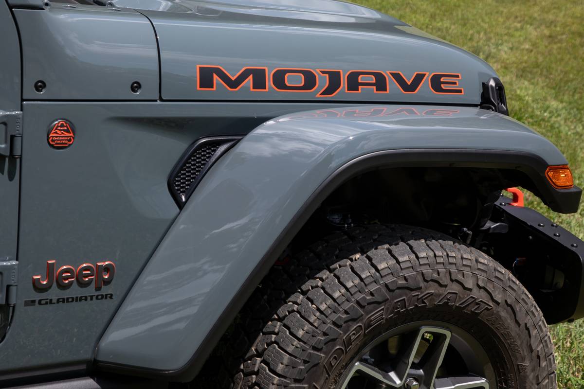 jeep gladiator mojave x 4x4 2025 19 exterior front badge scaled jpg