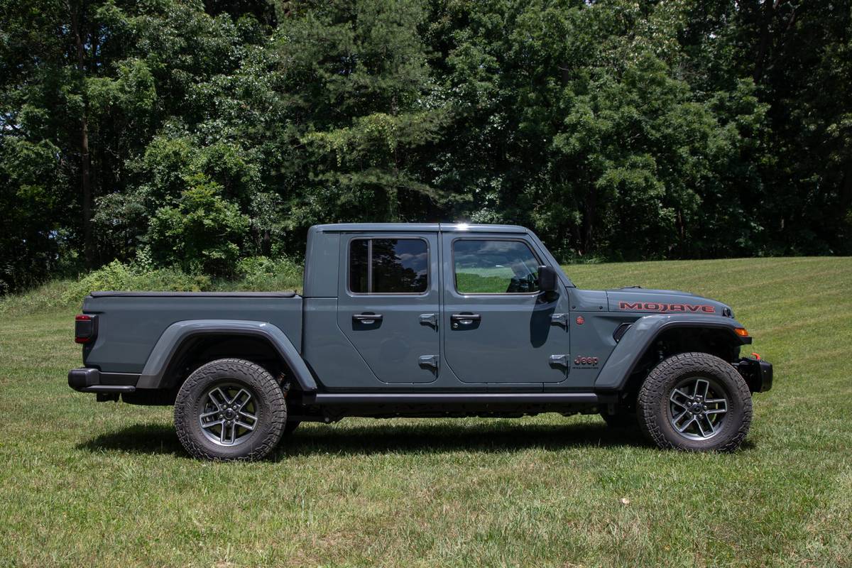 jeep gladiator mojave x 4x4 2025 25 exterior profile scaled jpg