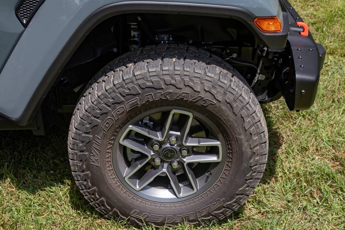 jeep gladiator mojave x 4x4 2025 33 exterior wheel scaled jpg