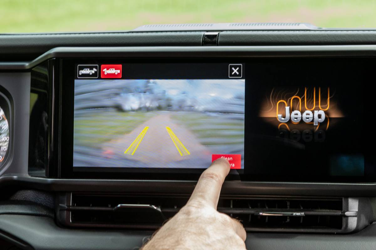 jeep gladiator mojave x 4x4 2025 61 interior center stack display scaled jpg