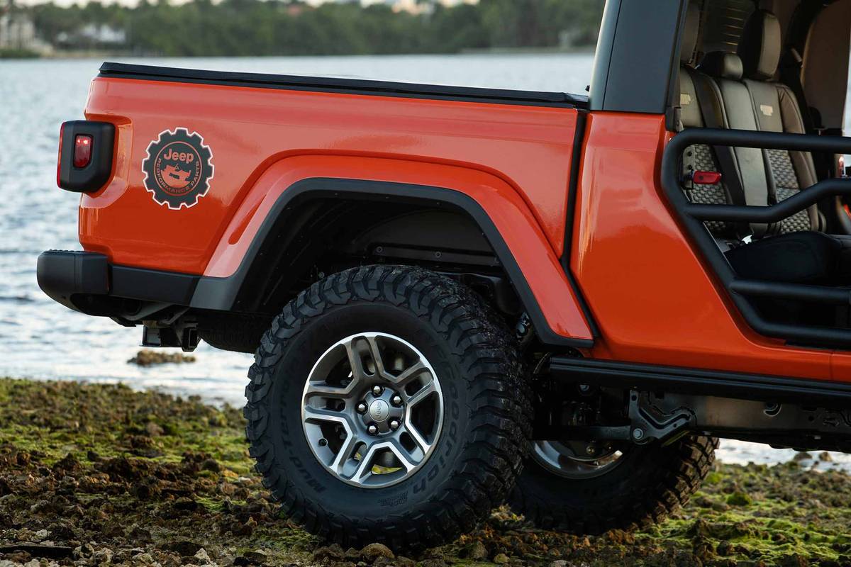 jeep gladiator three o five edition 2020 05 exterior  orange  wheel jpg
