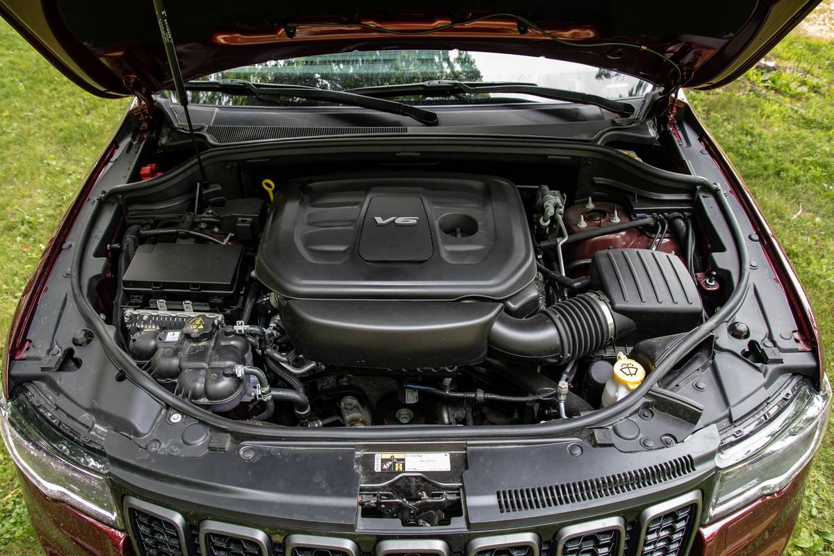 jeep grand cherokee 2019 17 engine  exterior jpg