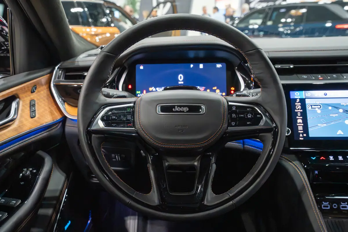 jeep grand cherokee 2026 09 interior steering wheel jpg