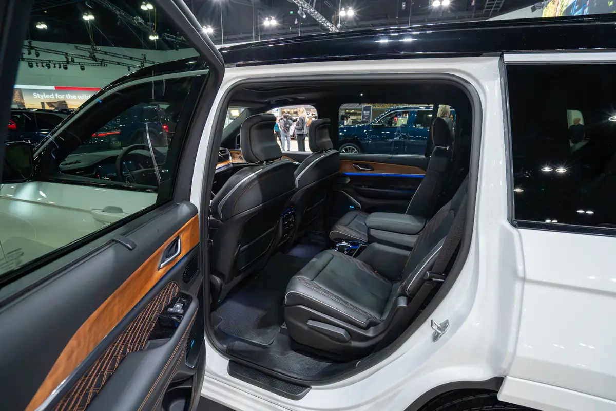 jeep grand cherokee 2026 13 interior second row jpg
