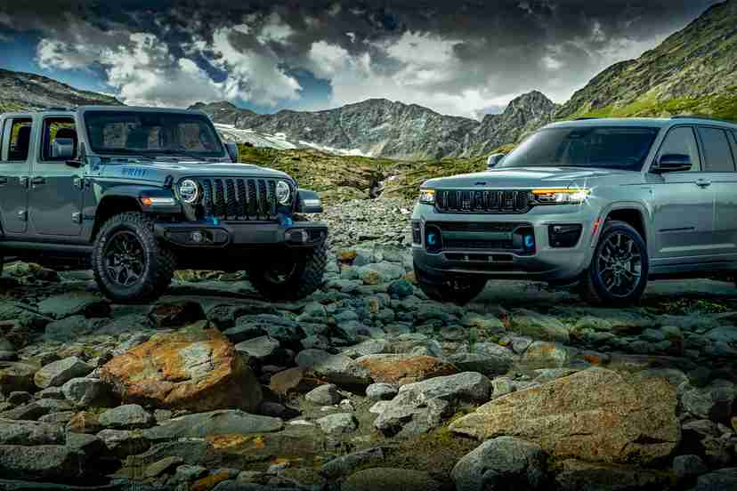 jeep-grand-cherokee-4xe-30th_Anniversary-2023-Jeep-Wrangler-Willys-4xe-oem-exterior-01