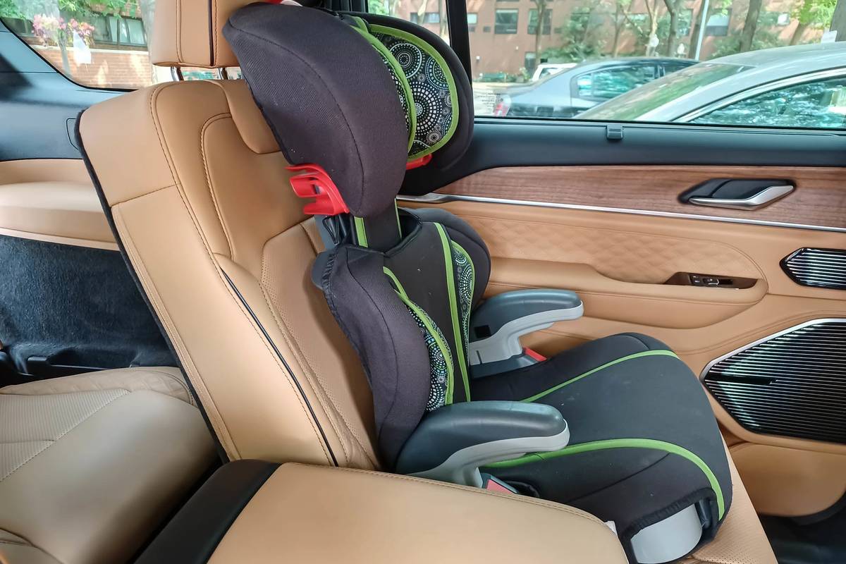 How Do Car Seats Fit in a 2023 Jeep Grand Cherokee 4xe?