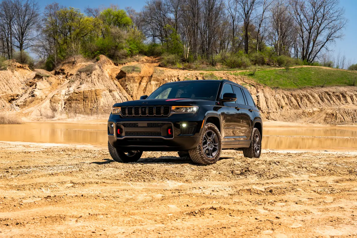 jeep grand cherokee trailhawk 2027 exterior oem 02 jpg