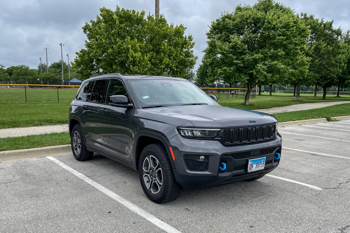 How Far Can a Jeep Grand Cherokee 4xe Trailhawk Go on Electric Power ...