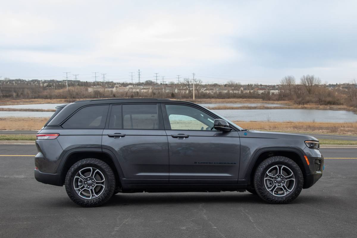 Why Did We Buy a 2023 Jeep Grand Cherokee 4xe? | Cars.com