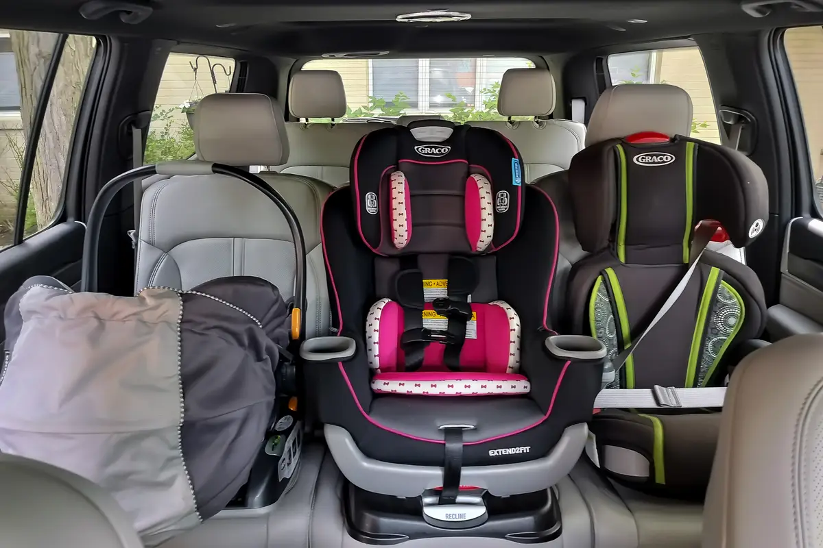 jeep grand wagoneer 2026 06 interior second row car seat jpg