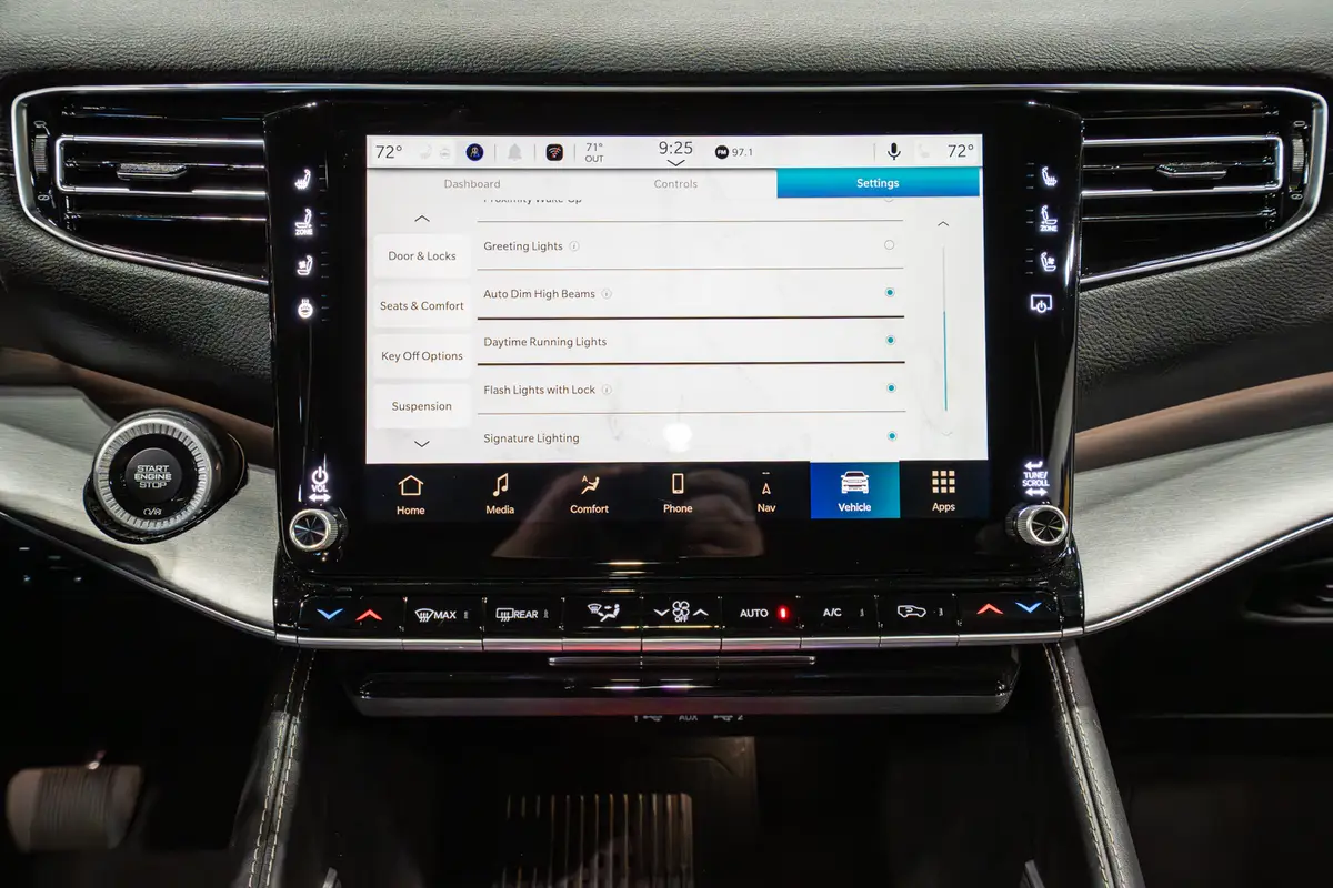 jeep grand wagoneer 2026 11 interior infotainment jpg