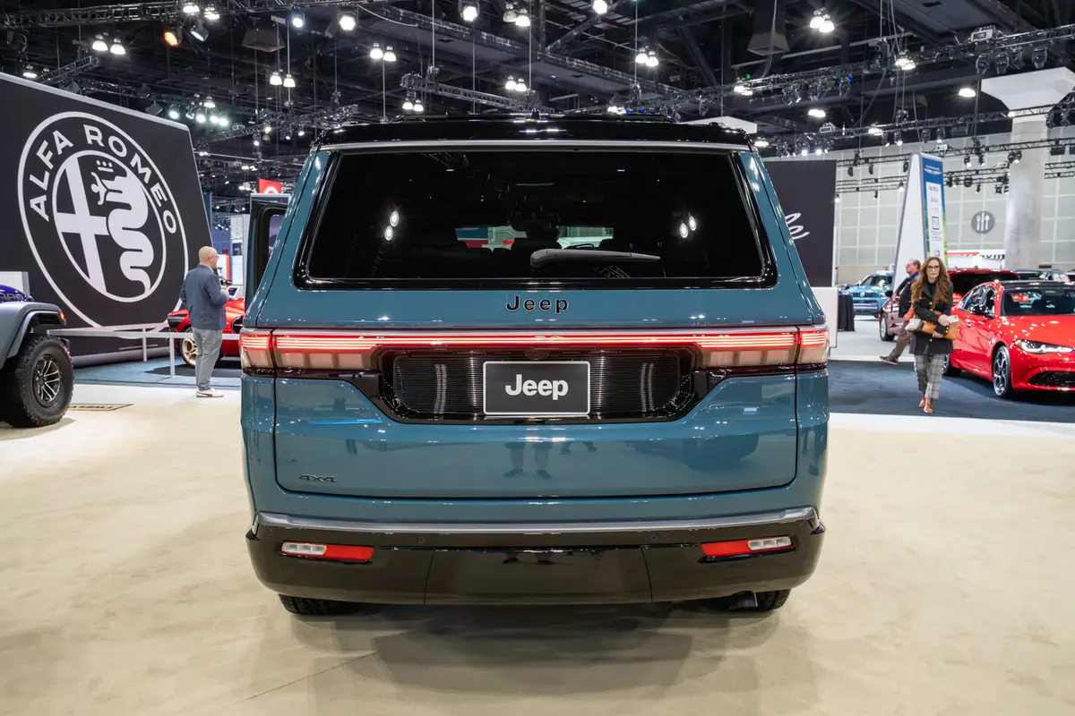 jeep grand wagoneer 2026 19 exterior rear jpg