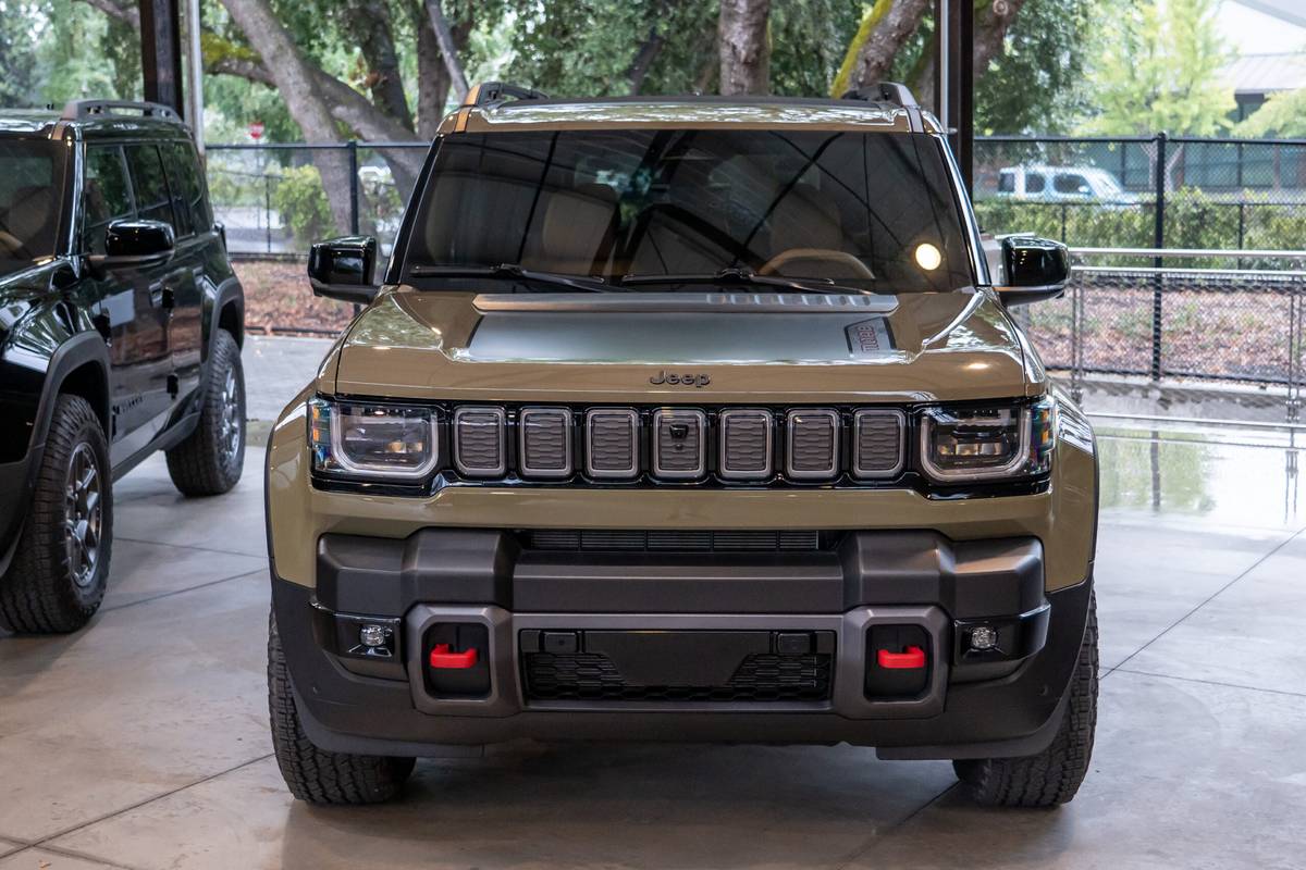 jeep recon 2026 03 exterior front scaled jpg