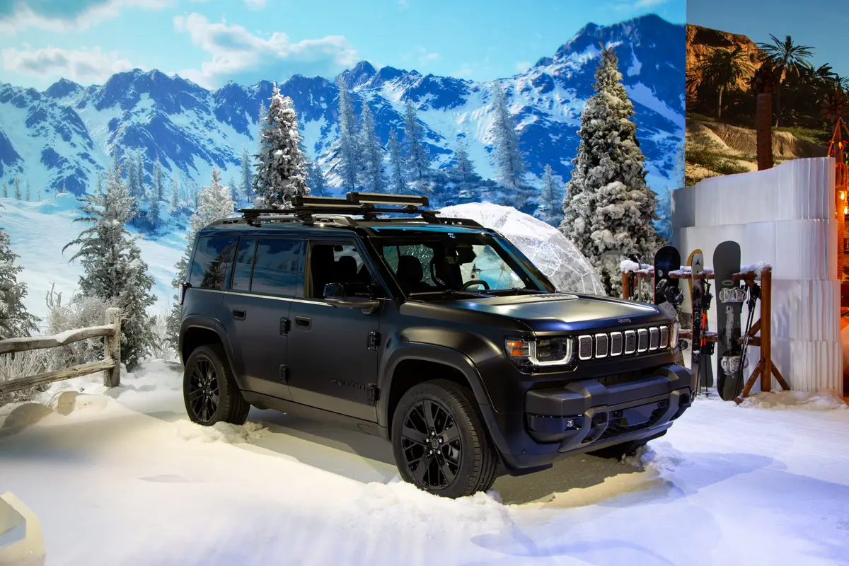 jeep recon 2026 07 exterior front angle scaled jpg