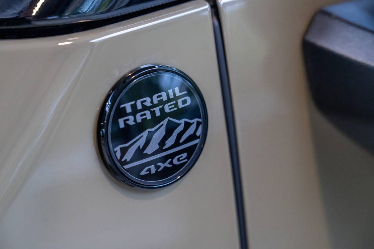 jeep recon 2026 10 exterior profile badge scaled jpg