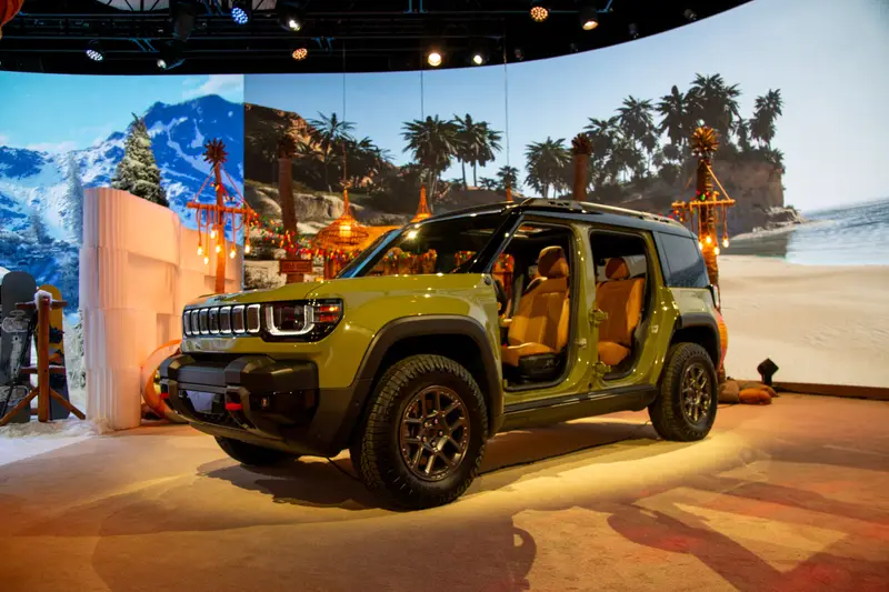 jeep-recon-2026-13-exterior-front-angle