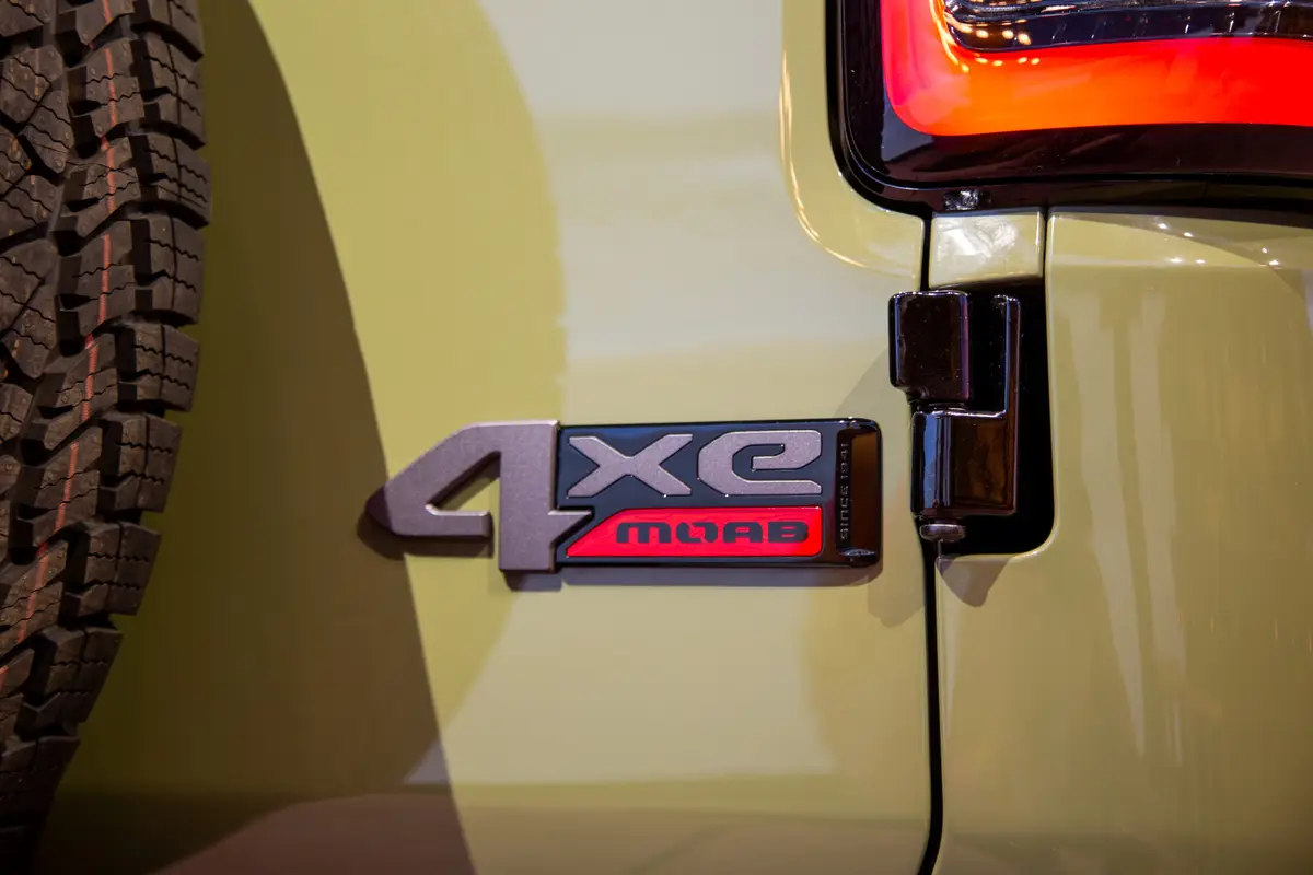 jeep recon 2026 22 exterior badge scaled jpg