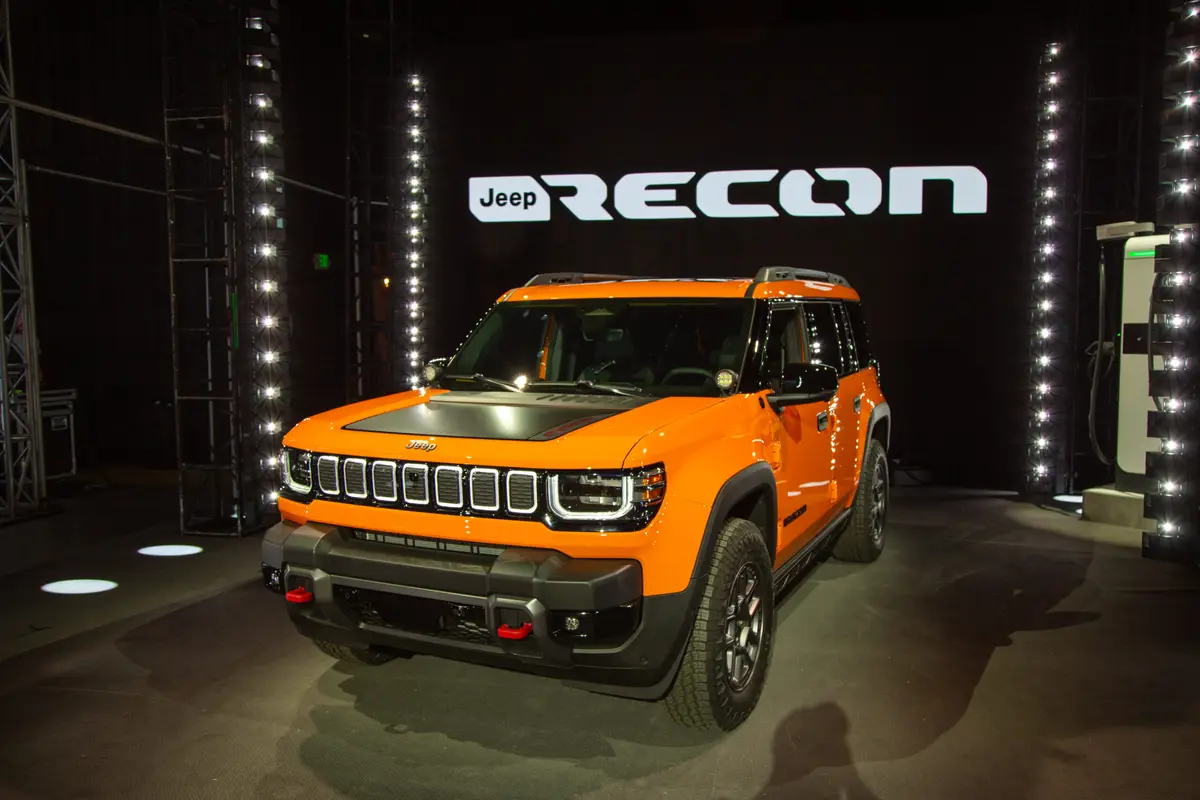jeep recon 2026 25 exterior front angle scaled jpg