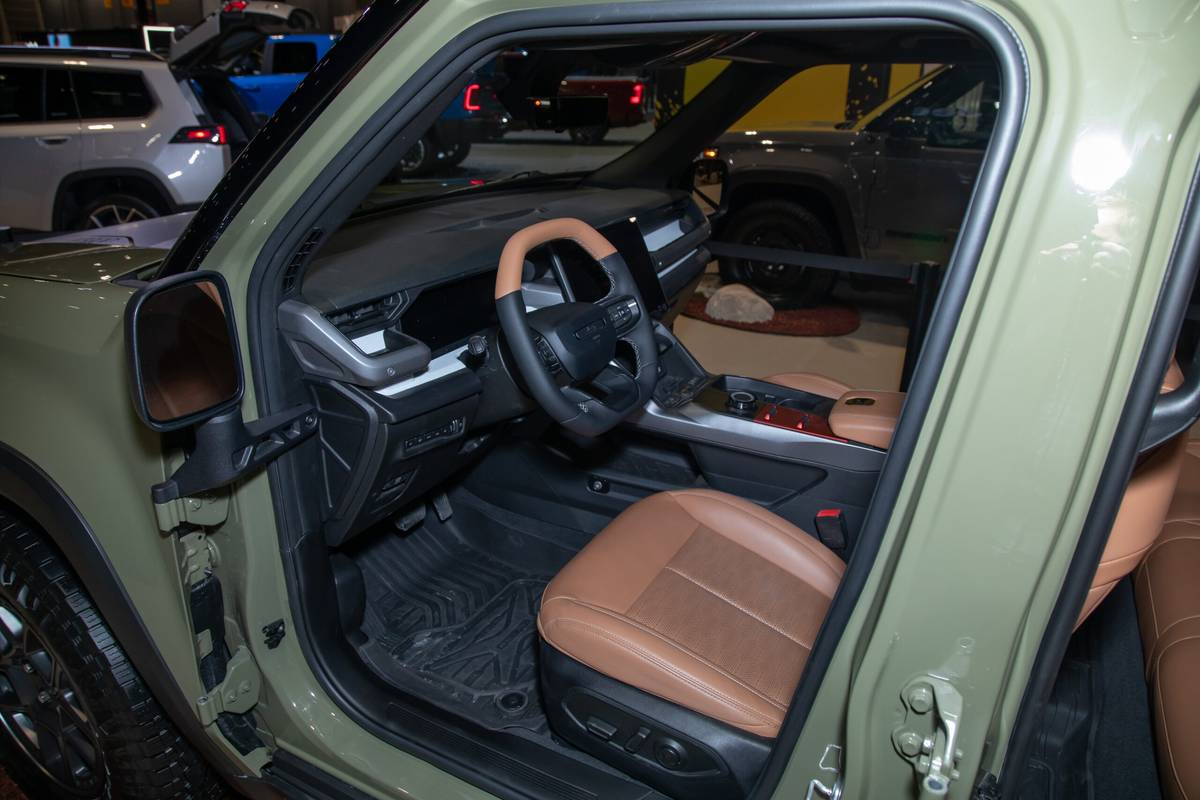jeep recon ev 2026 10 interior front row cas scaled jpg
