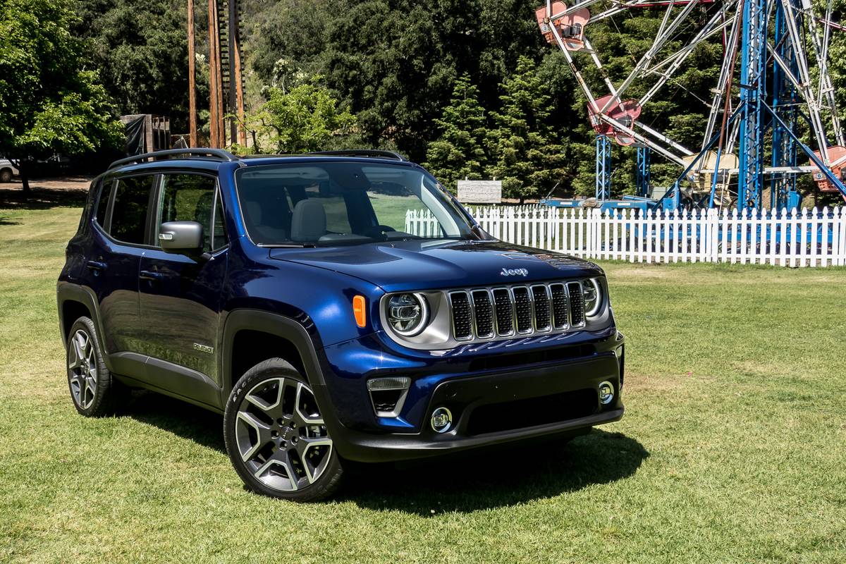 jeep-renegade-2019-01-angle--blue--exterior--front.jpg