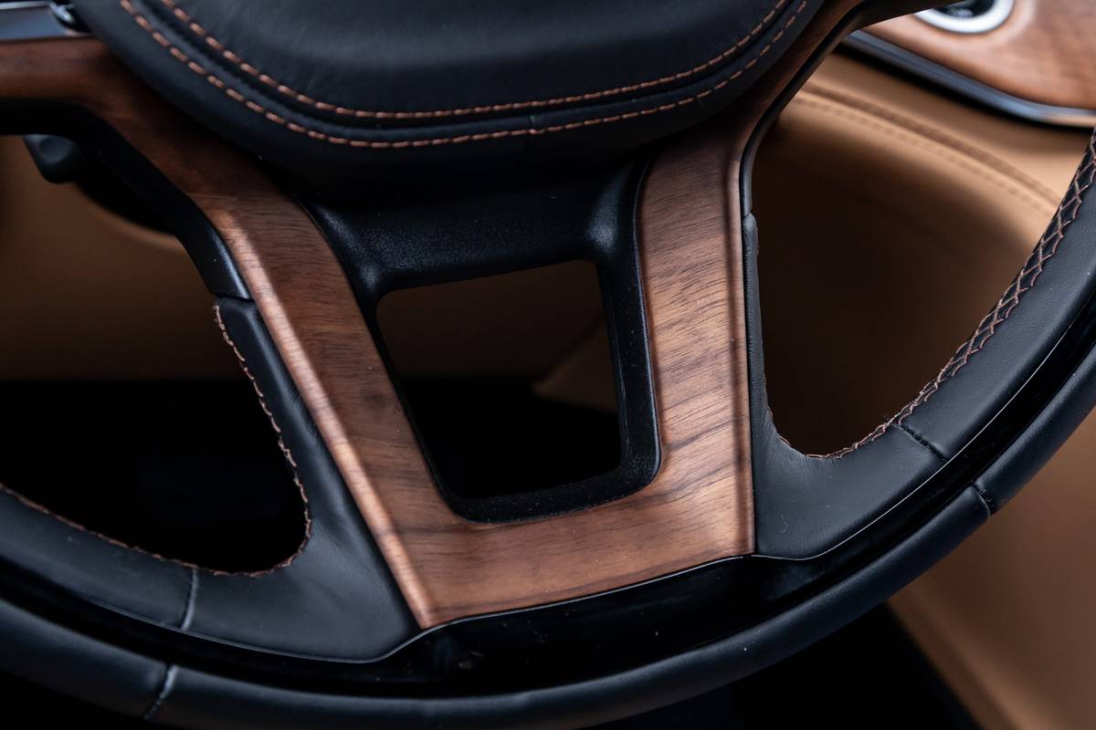 jeep summit reserve 4x4 2022 22 interior detail steering wheel suv scaled jpg