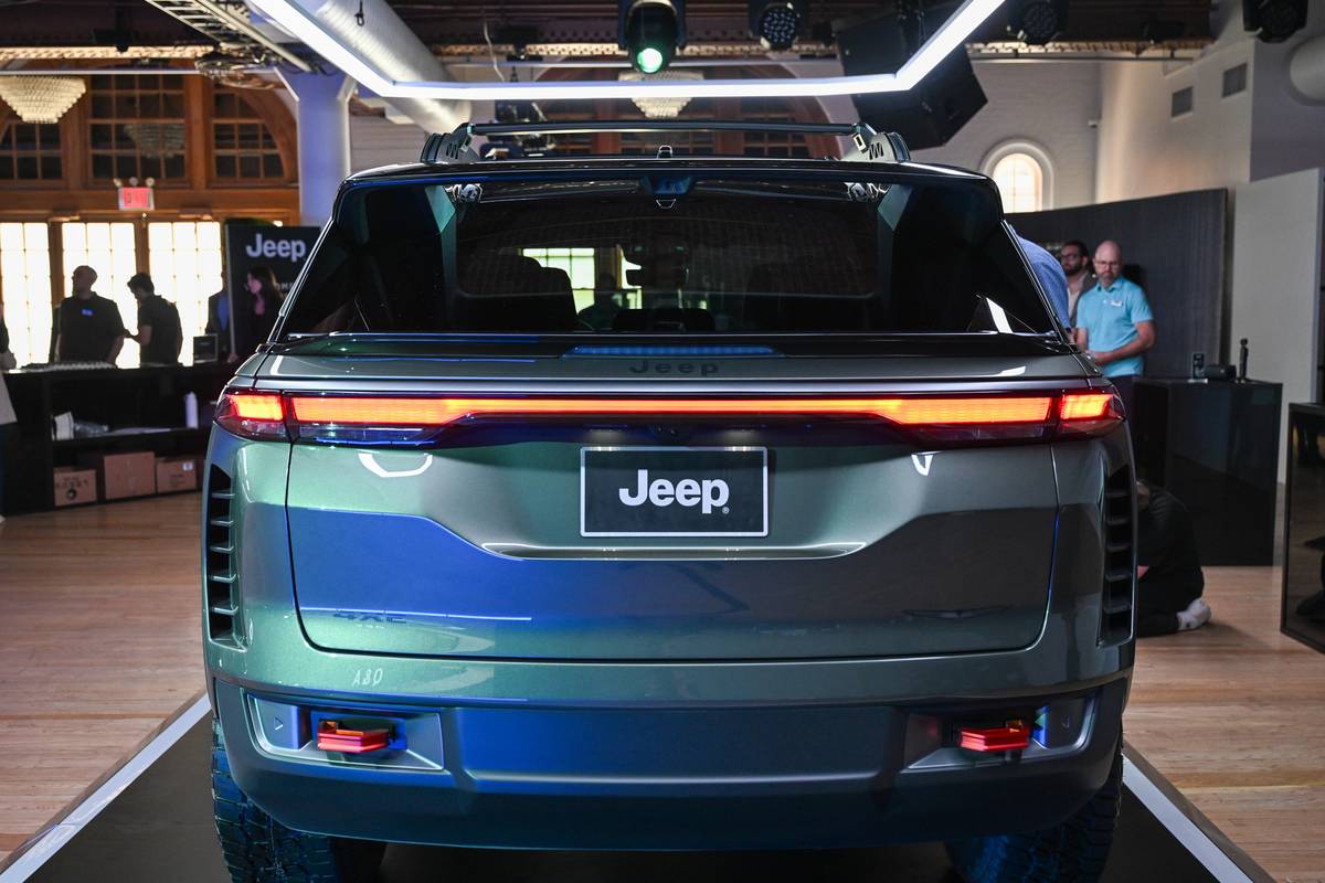 2024 Jeep Wagoneer S Up Close: Reimagining the Trackhawk | Cars.com